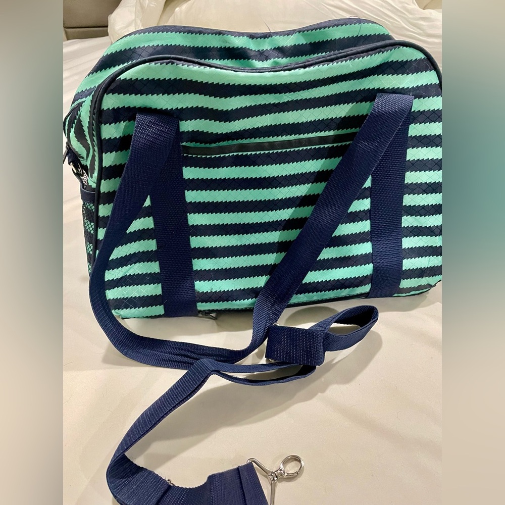 Thirty-One Weekender Bag - Picture 2 of 3